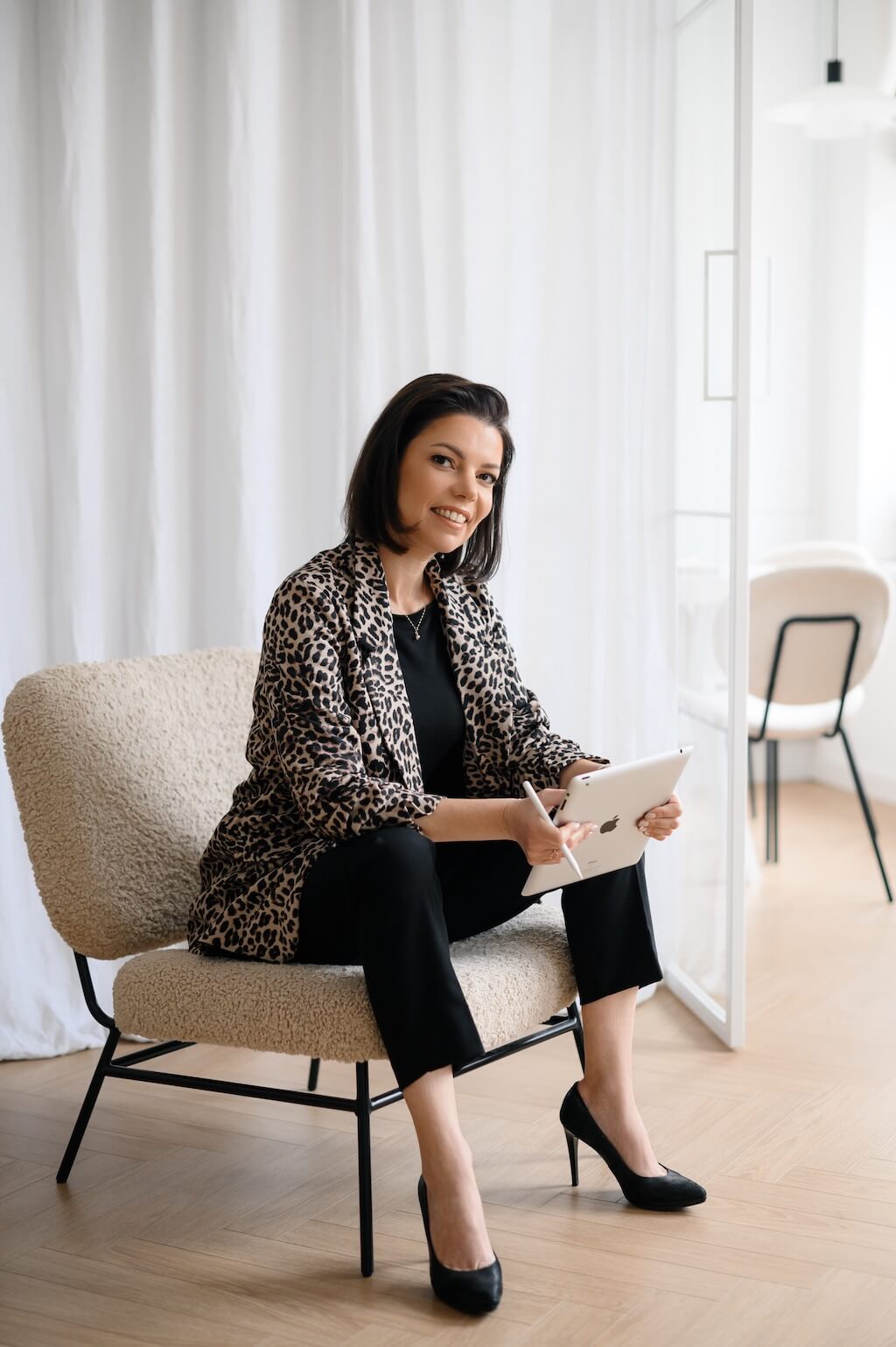 Designer with tablet – photo session Krakow