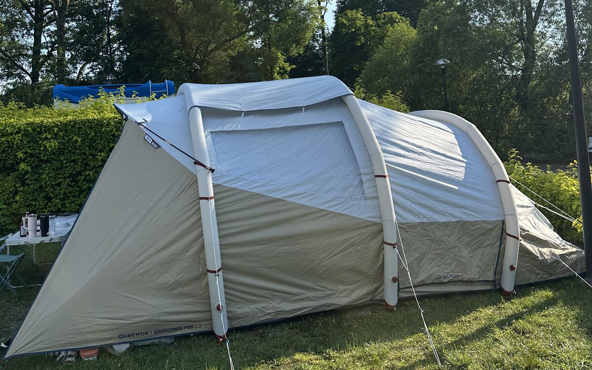 Sesja Zdjęciowa w Namiocie Kraków: Pokaż Pasję Podróżniczą